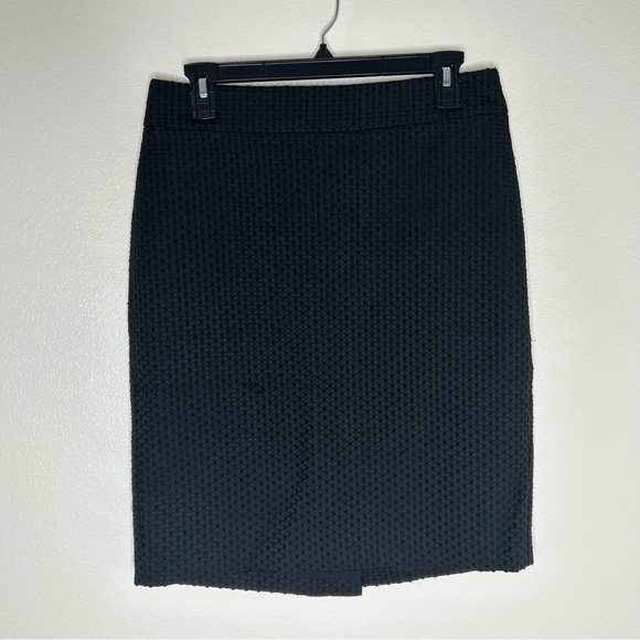 Ann Taylor Womens Black Textured Pencil Mini Skirt Size 6 EUC - Picture 1 of 9